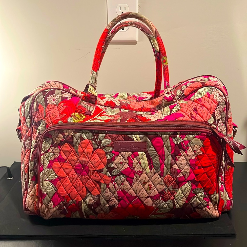 Vera Bradley Weekender Bag with Shoulder Strap in Beautiful Reds & Pinks Floral